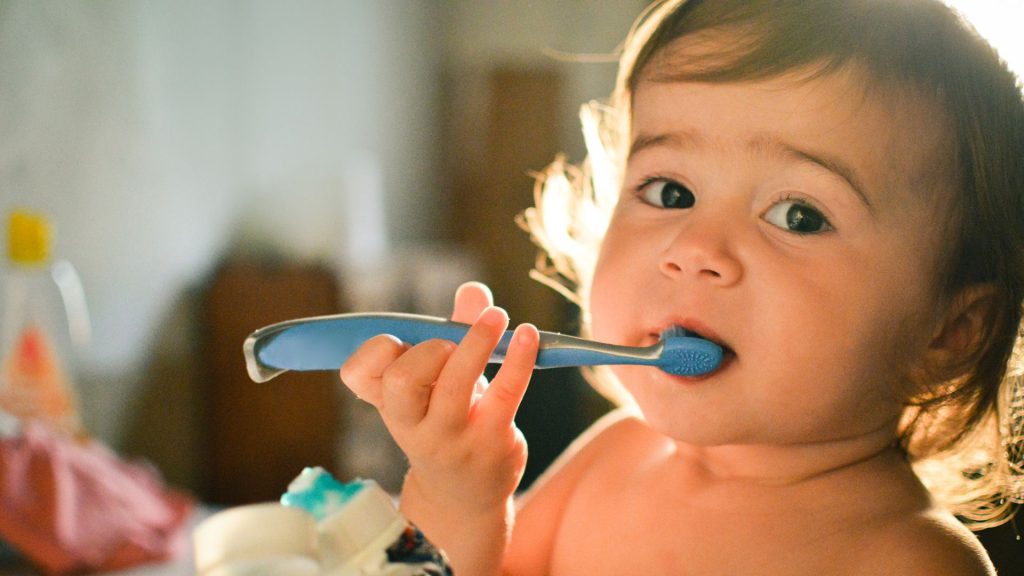 Pasta de dente para bebê pode usar ou não